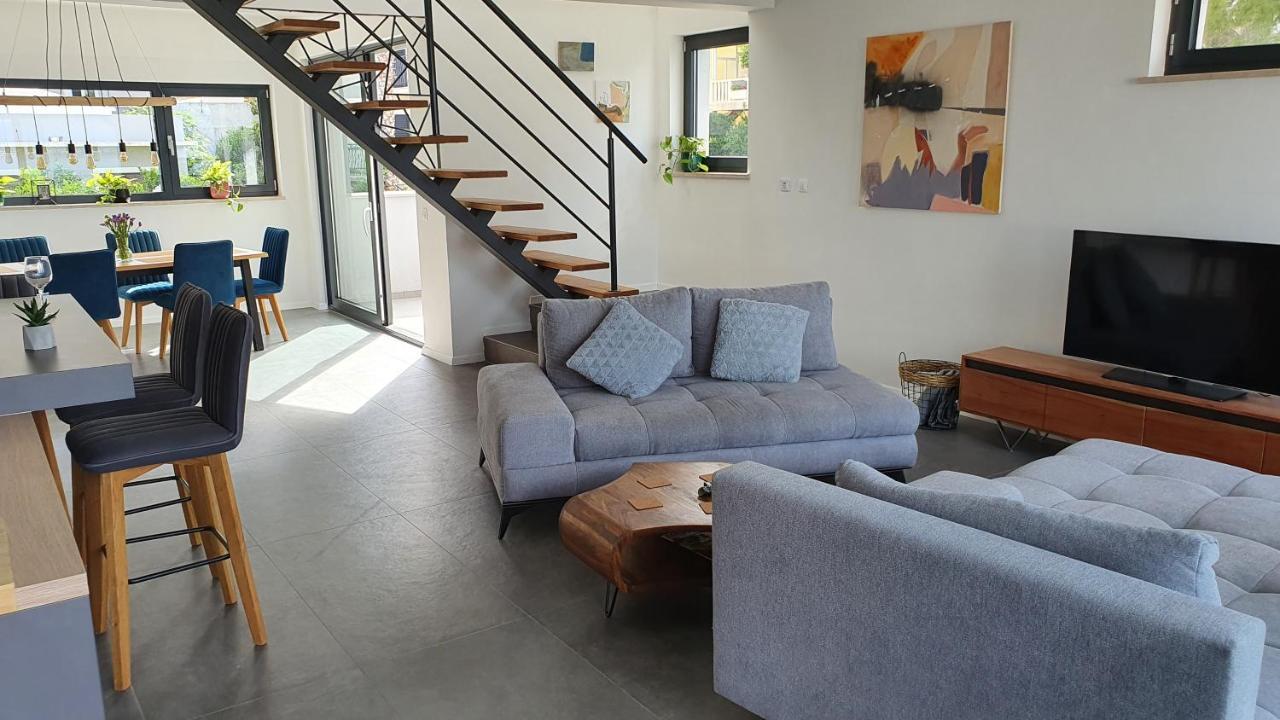 Apartments Marina Омиш Экстерьер фото